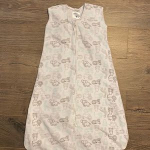 Halo sleep sack, fleece material. Used once, excellent condition! Size M, 6-12mo